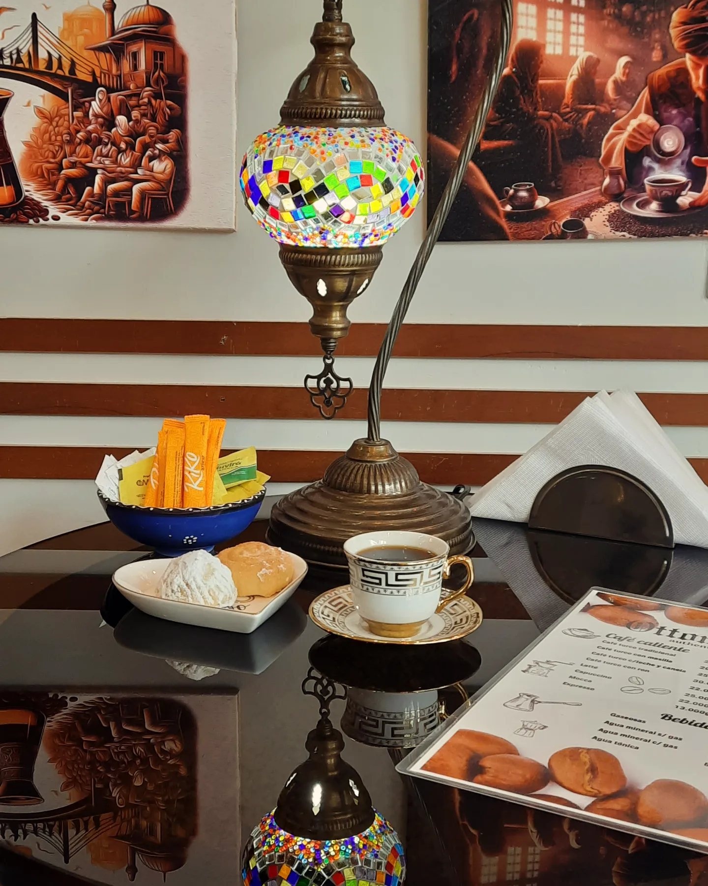 Lámpara turca y café de Ottomano Café